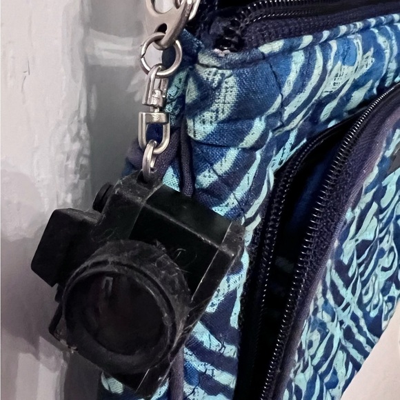 Vera Bradley Crossbody Bag Women's
Medium Blue Moroccan Cuban Tile Pattern - Picture 9 of 9